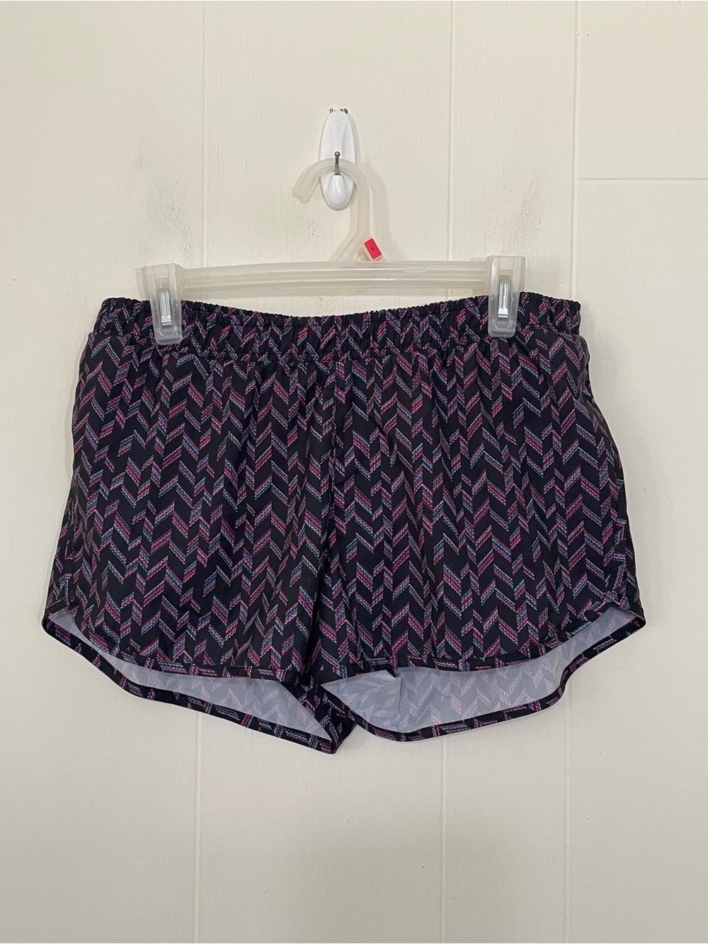 Old Navy Active Running Shorts Size M Black Colorful Print Brief Lined Pocket